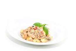 GNOCCHI con POLLO e FUNGHI